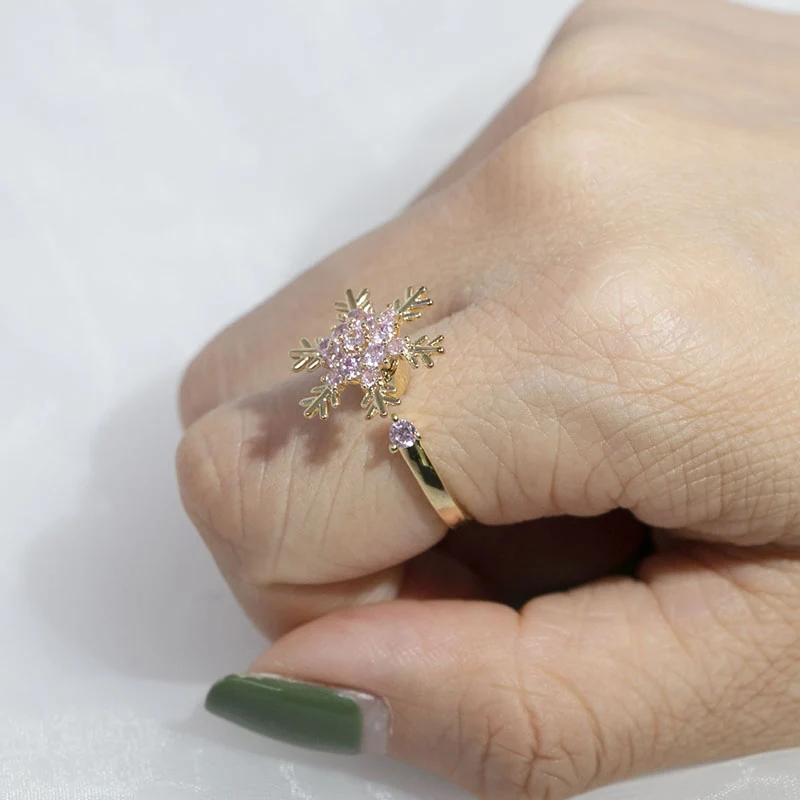 Decompression Rotating Snowflake Brass Ring With Gold Plated